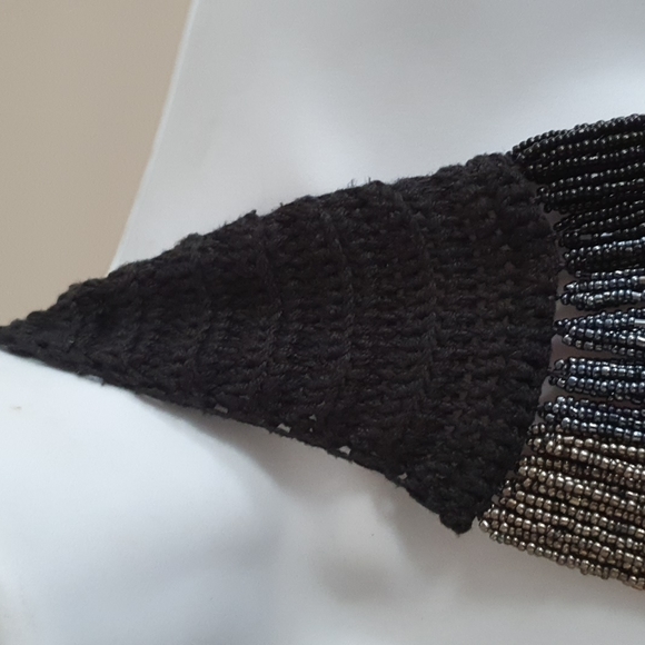 BEAUTIFUL FASHION BEADED NECKLACE. - Picture 3 of 5